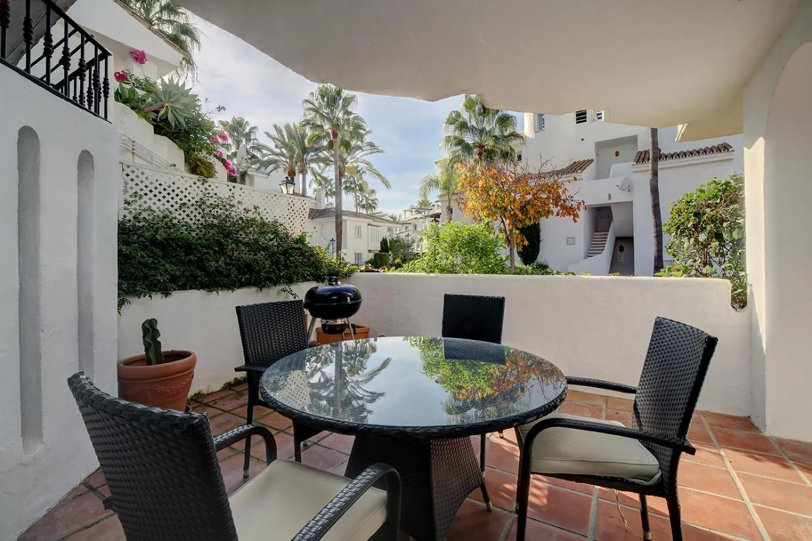 Apartment Beatiful Newly Renovated 3 Bedroom Marbella Spain