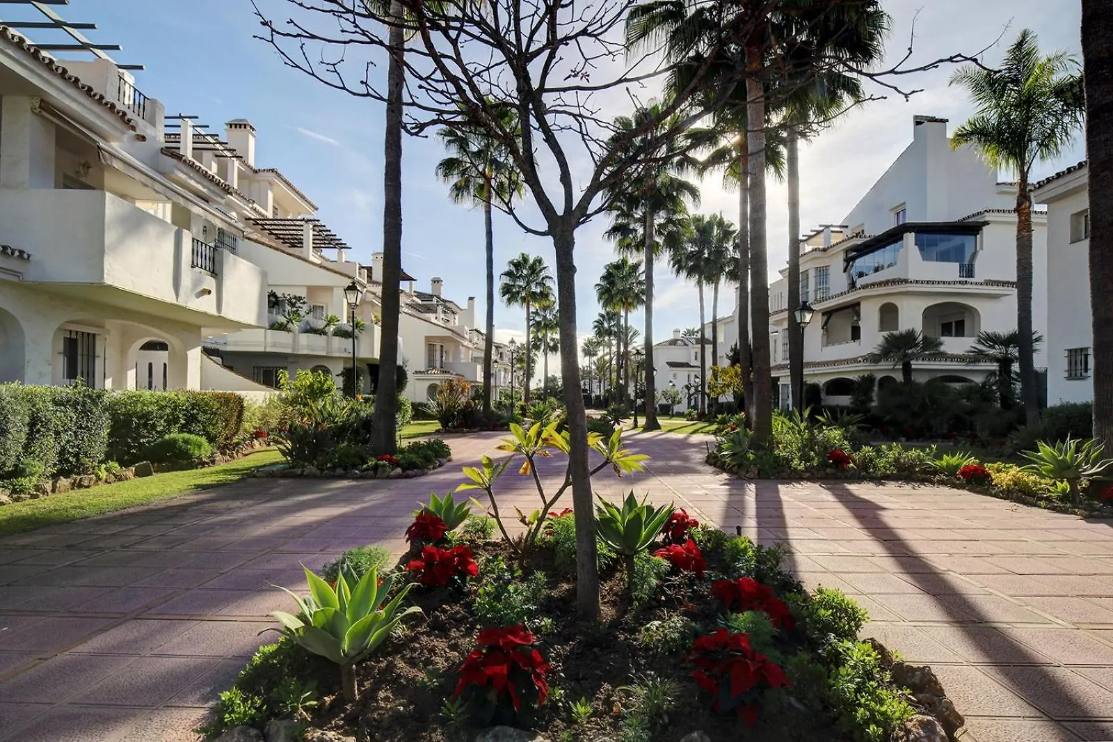 Beatiful Newly Renovated 3 Bedroom Marbella Apartment