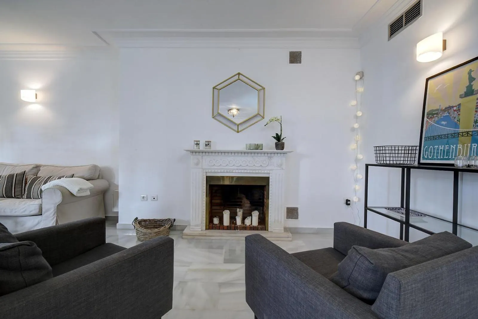 Beatiful Newly Renovated 3 Bedroom Marbella 0*,